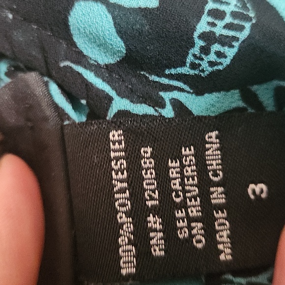 Torrid Teal And Black Skull Pattern Blouse Size 3x - Picture 6 of 7